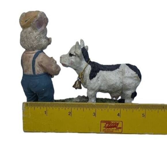 Farm Pig Figurine Feeding Cow Country Farmhouse Animal Statue Resin 6” Rustic De - Picture 3 of 5